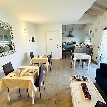Venere 住宿加早餐酒店 莱尼亚诺